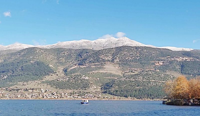 Άσπρισαν τα βουνά, έπεσε αισθητά ο υδράργυρος! 