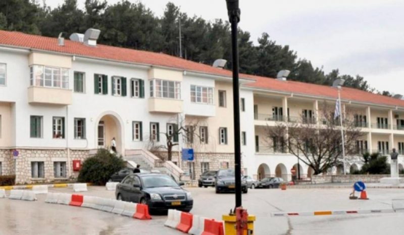 Με rapid test ασθενείς και συνοδοί στο «Χατζηκώστα»