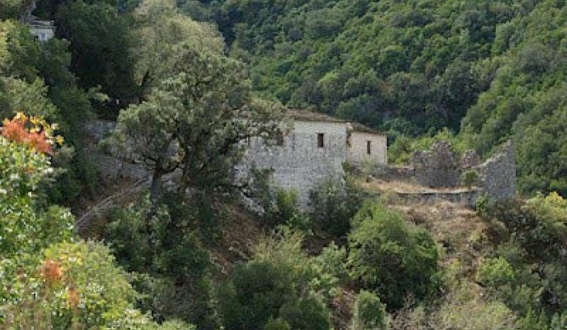  Αποκαθίσταται ερειπωμένο τμήμα  της Μονής Παναγίας Ραϊδιώτισσας