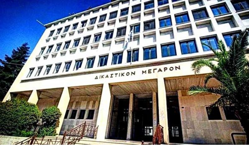 Οι δικηγόροι… ανυποχώρητοι, ενώ οι συμβολαιογράφοι επιστρέφουν