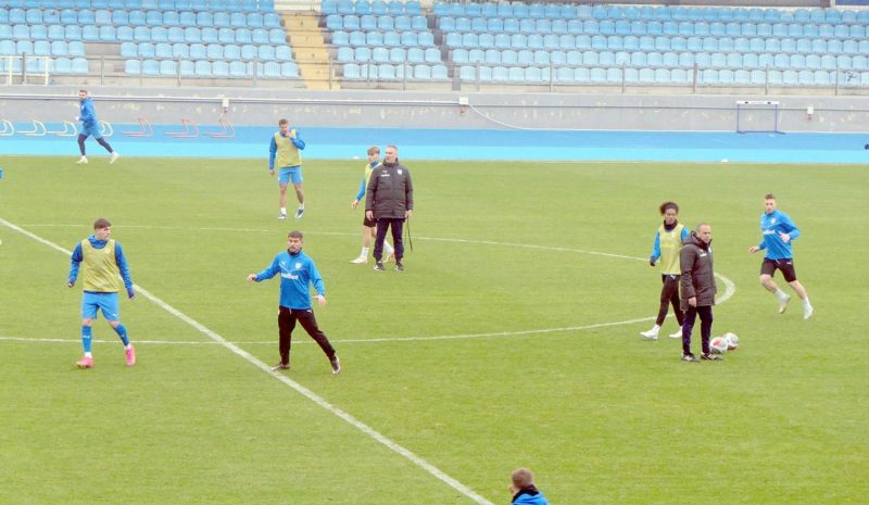 Δοκιμές σε σχήματα και πρόσωπα από τον Γρηγορίου ενόψει ΠΑΟΚ