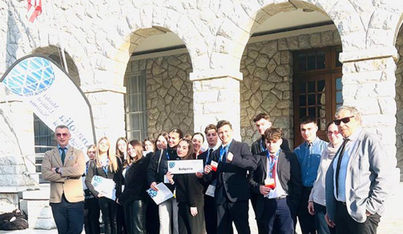 Mαθητές των Δωδωναίων συμμετείχαν σε αναπαράσταση συνέλευσης του ΟΗΕ