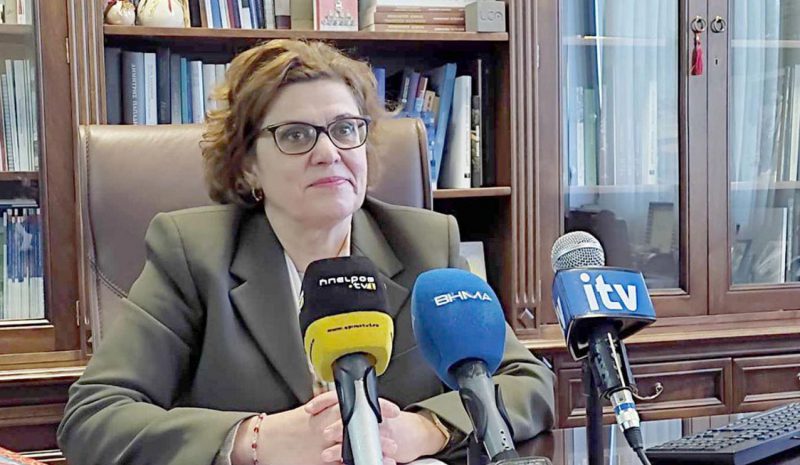 Η Άννα Μπατιστάτου μιλάει  στην Άρτα για τη γυναίκα