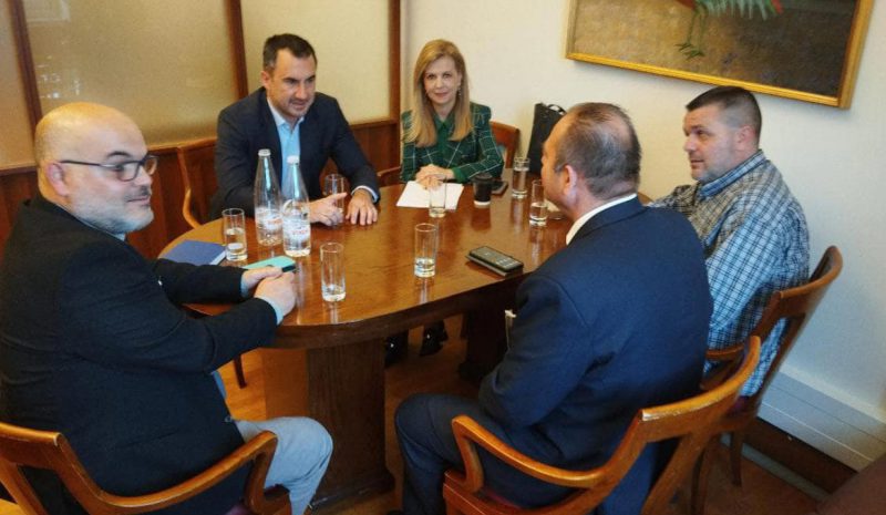 Με εργαζόμενους της ιδιωτικής υγείας  συναντήθηκαν Αλ. Χαρίτσης - Μ. Τζούφη