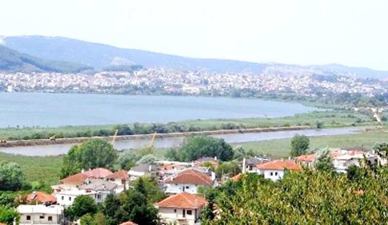 Χωρίς ουσιαστική χρησιμότητα πλέον τα αναχώματα μέσα στην Παμβώτιδα!