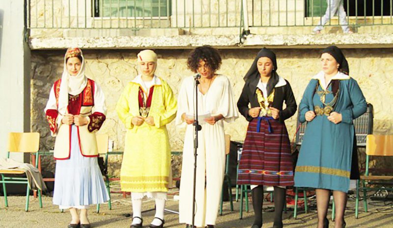 Μελετώντας τα πολυφωνικά και την  παραδοσιακή φορεσιά του Πωγωνίου