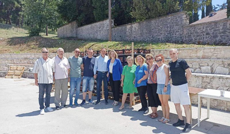 ΔΗΜΟΣ ΙΩΑΝΝΙΤΩΝ: 22 τόνοι φρούτων μοιράστηκαν σε δικαιούχους του ΤΕΒΑ