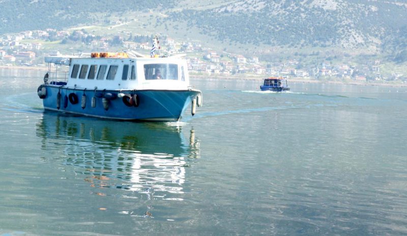 Δυο πλωτά ταξί αποκτά  η Λίμνη Παμβώτιδα