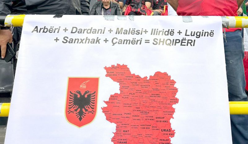 Χάρτης της «Μεγ. Αλβανίας» σε  αγώνα ποδοσφαίρου του Euro!