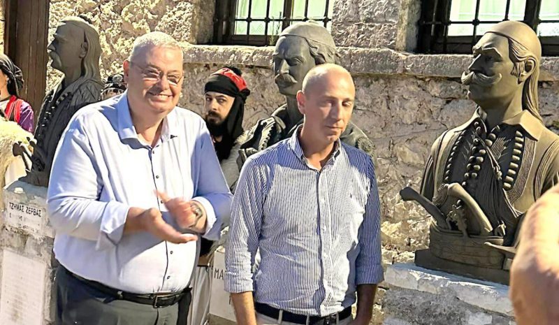 Η προτομή του Γεωργίου Δράκου «κοσμεί» το ιστορικό Σούλι!