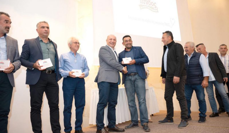 Αυτόματους απινιδωτές προσέφερε η «Πίνδος» σε χωριά του Ν. Ιωαννίνων