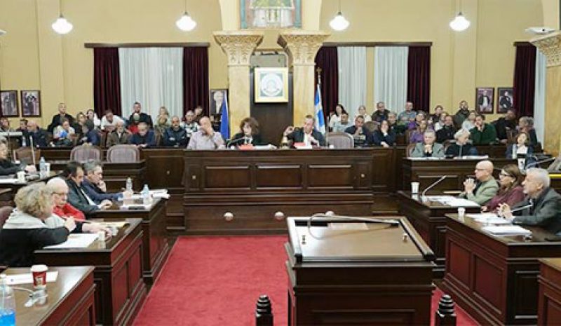 Ένταση χθες στο Δημοτ. Συμβούλιο για  τη στατικότητα του 1ου Δημοτικού Ανατολής