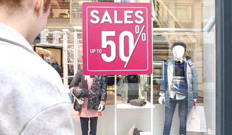 Πρόστιμα 2,22 εκατ. σε 14 εταιρίες για παραπλανητικές εκπτώσεις!