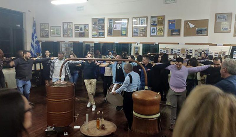   Ρακοκάζανα στήνει σήμερα το Τμήμα Παραδ/κών Χορών 