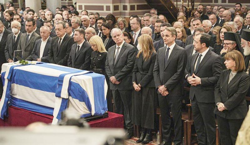 Το «ύστατο χαίρε» χθες στον Κώστα Σημίτη