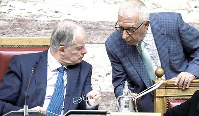 Ο Ν. Κακλαμάνης διαδέχεται στην  προεδρία της Βουλής τον Κ. Τασούλα