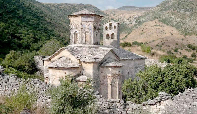 Αναστηλώνονται μοναστήρια - μνημεία στην κοιλάδα του Δρίνου ποταμού!