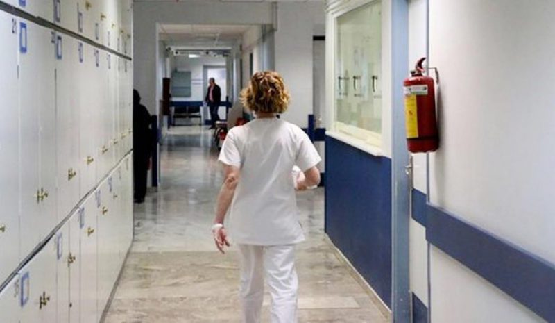 Τέσσερις θάνατοι από γρίπη και επτά  από covid-19 την τελευταία εβδομάδα