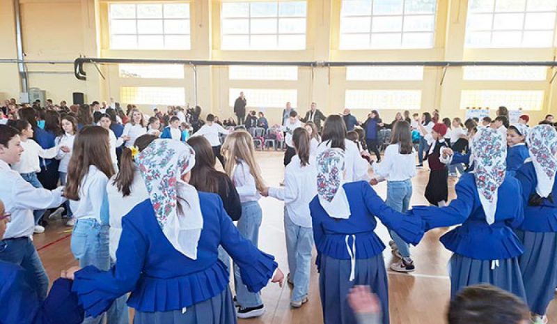 400 μαθητές από 14 σχολεία στο  2ο Φεστιβάλ παραδοσιακών χορών