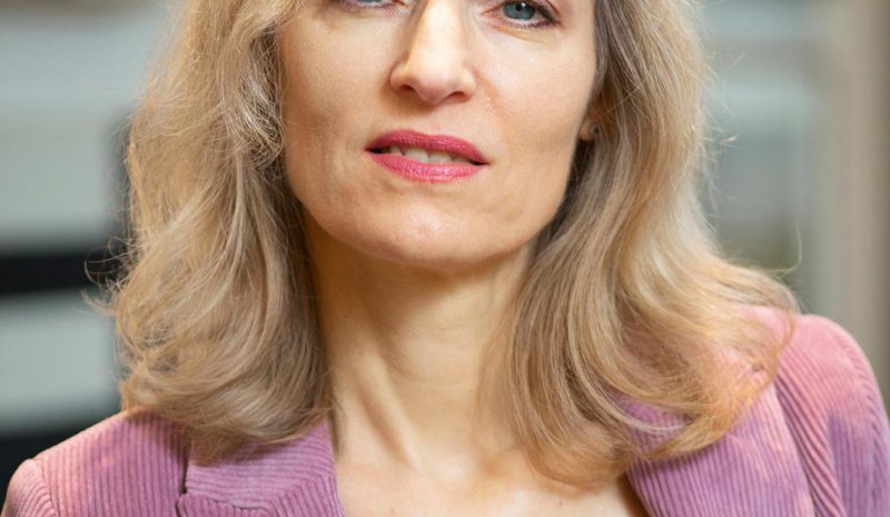 Η καθηγήτρια Corine Pelluchon επιτ. Διδάκτορας Φιλοσοφίας