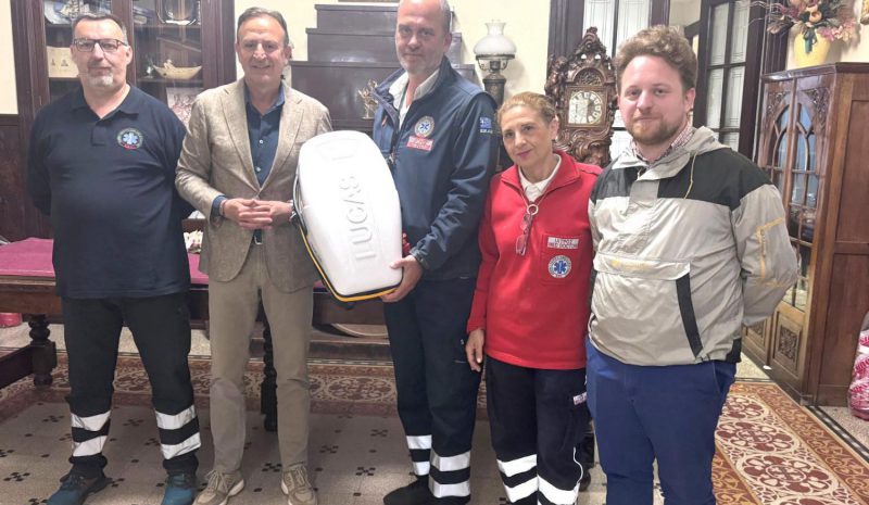 Με συσκευή αυτόματων θωρακικών  συμπιέσεων εξοπλίζεται το ΕΚΑΒ!
