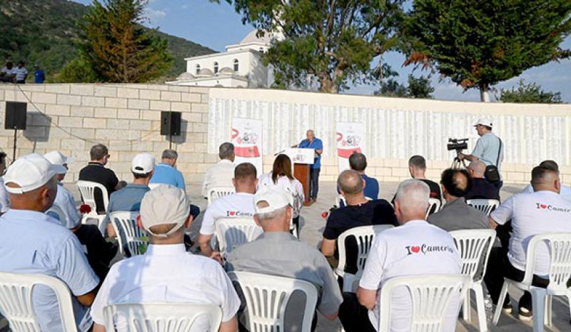 Ανάρτησαν στα σύνορα πανό περί «Τσαμουριάς»!
