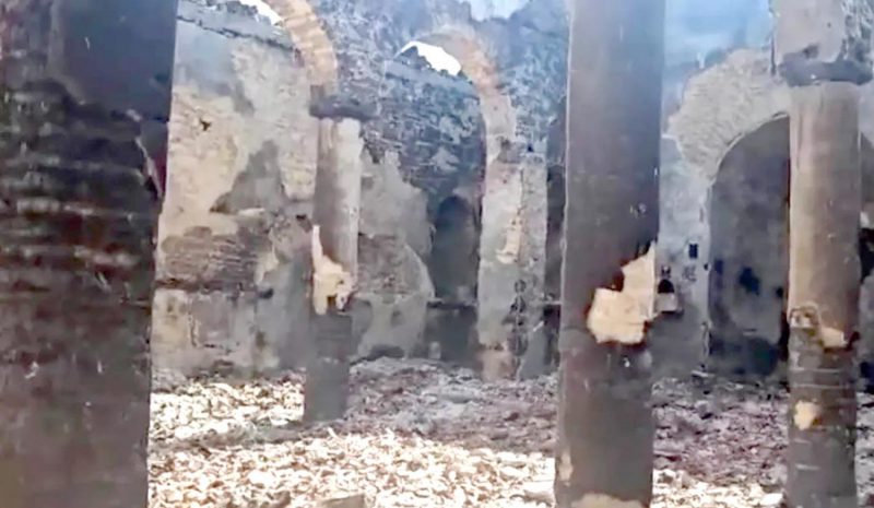Κάηκε ιστορικός ναός από μεγάλη πυρκαγιά στο Δέλβινο της Αλβανίας