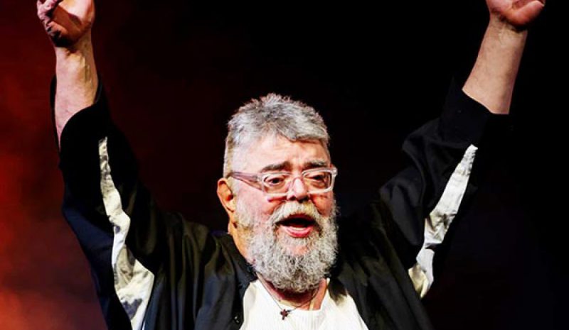 «Η τέχνη  γιατρεύει, αφυπνίζει  χαϊδεύει και μας ξεσηκώνει…»