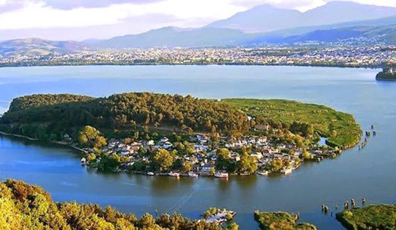 Η «Λυρική Παμβώτιδα» δίνει ποιητικό… χρώμα στο Νησί!
