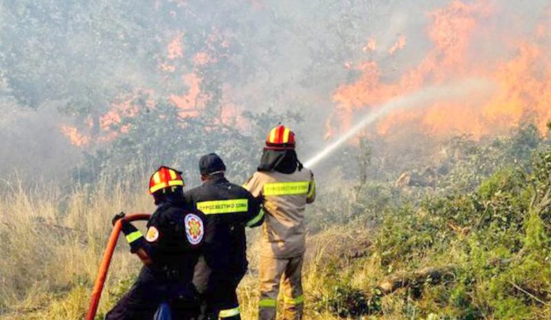 Να δοθεί οικονομική ενίσχυση σε όσους πυροσβέστες μετατίθενται