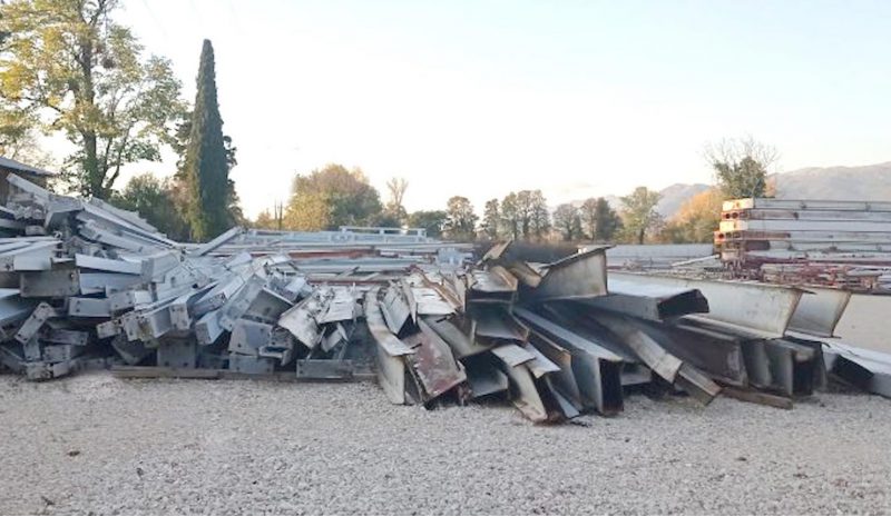 Τα υλικά από το «Ξιφασκίας»  σκουριάζουν στον Κατσικά!