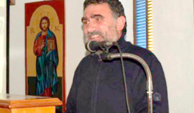 ΗΛΙΑΣ ΜΑΚΟΣ: Ιερέας, θεολόγος, νομικός  με μεταπτυχιακά και πολλές βραβεύσεις!
