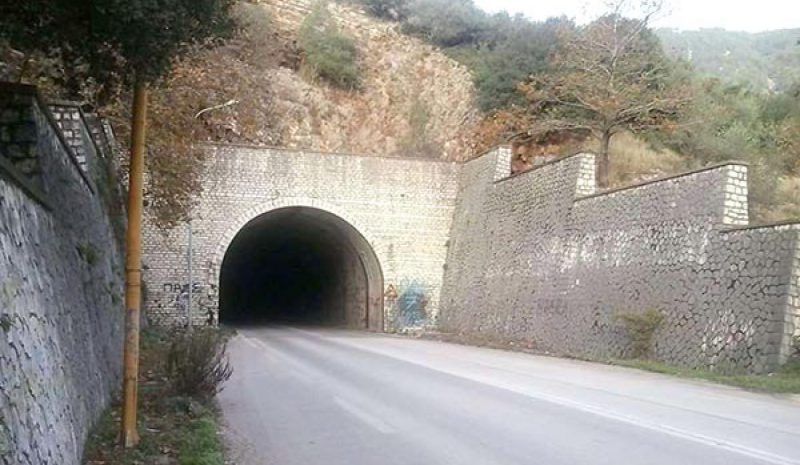 Ζητούνται παρεμβάσεις στη σήραγγα Κουκλεσίου