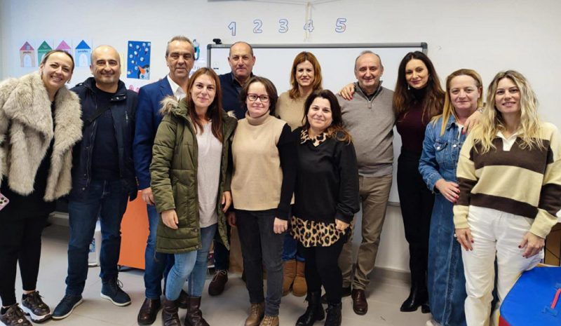 Κλιμάκιο του ΠΑΣΟΚ πήγε  σε ΣΑΠ και Στέγη «Γύρα»