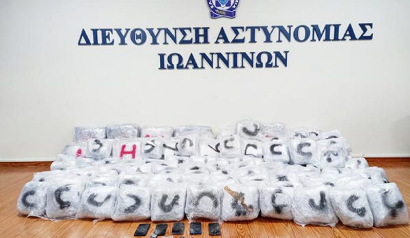Κινηματογραφική καταδίωξη αλλοδαπής με 215 κιλά κάνναβης!