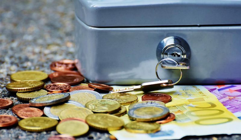 Έξι στους δέκα Έλληνες δεν  αποταμιεύουν για τη σύνταξή τους