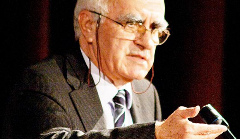 «Πρέπει να μπει επειγόντως φρένο στην παρακμιακή μας τροχιά…»
