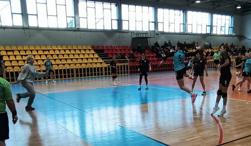 Νίκησαν στην Καστοριά άνδρες-γυναίκες του ΑΟΙ