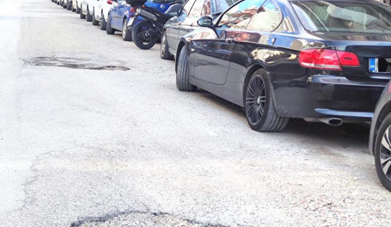 Ούτε… βήμα πίσω για τον «εντοπιστή λακκούβων»!
