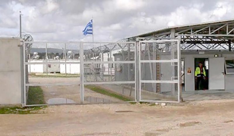 Οι πρόσφυγες παραμένουν οι «μετανάστες» απελαύνονται!