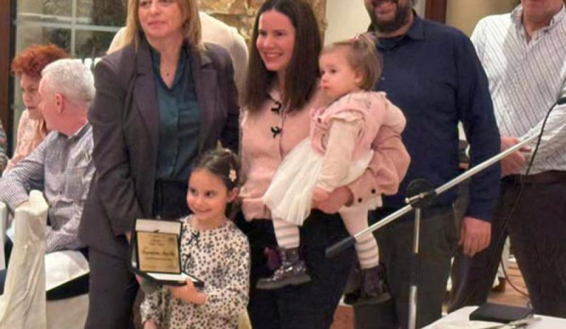 Δύο κυρίες βράβευσε φέτος ο Μελισσοκομικός Σύλλογος