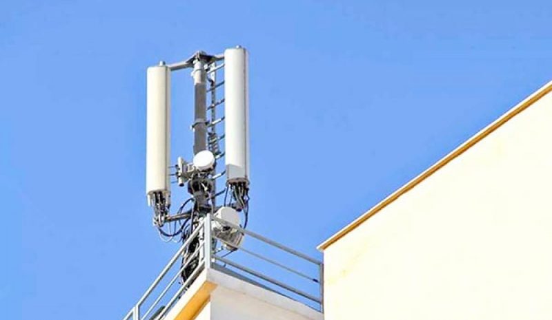 Χωρίς όριο απόστασης για  κεραίες κοντά σε σχολεία!