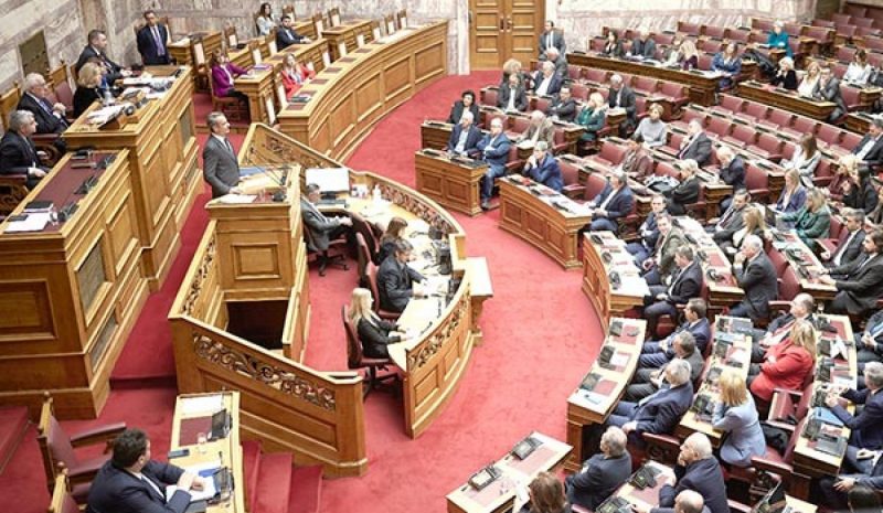 Στα ύψη η πολιτική σύγκρουση με πολλά μέτωπα ανοιχτά!