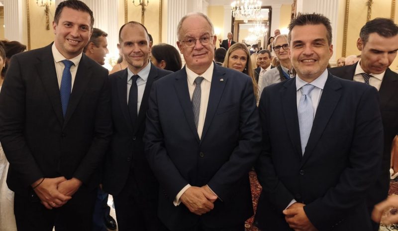 «Παρών» και ο Περιφ. Τύπος!