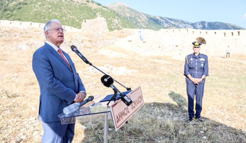 ΚΩΝ. ΤΑΣΟΥΛΑΣ: Το Κάστρο Κιάφας στέκεται ξανά όρθιο στο Σούλι!