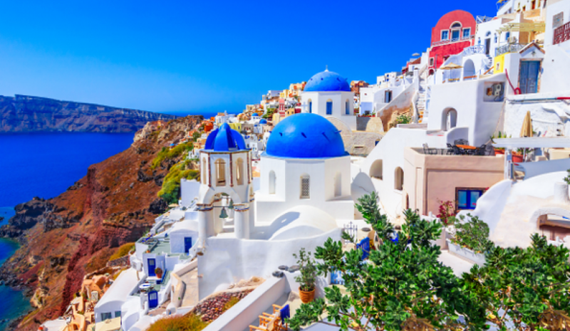 Η Απόλυτη Εμπειρία: Ανακάλυψε τη Σαντορίνη από τη Θάλασσα