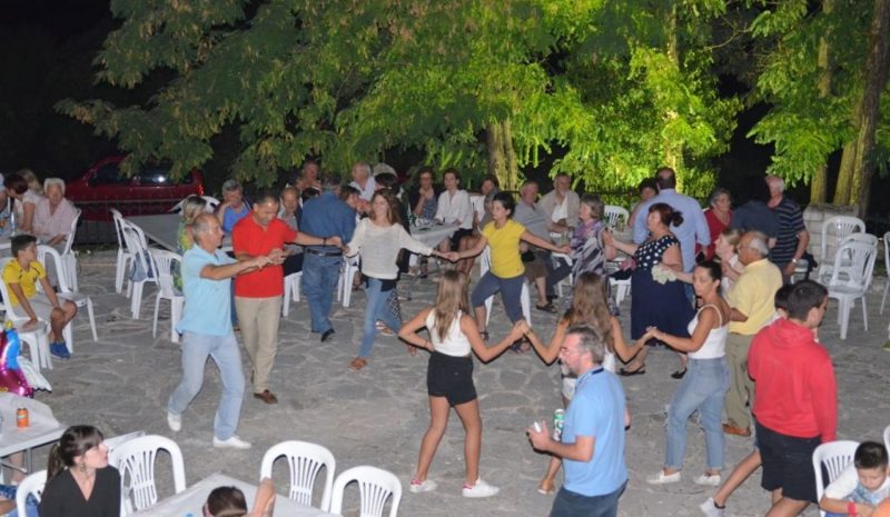«Το Χορευτομάνι του Βαγγέλη» στους Μελιγγούς Δωδώνης
