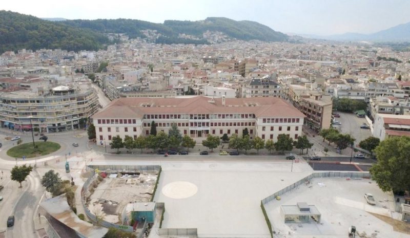 Σύγχρονο «Γεφύρι της Άρτας» η κεντρική πλατεία Ιωαννίνων!