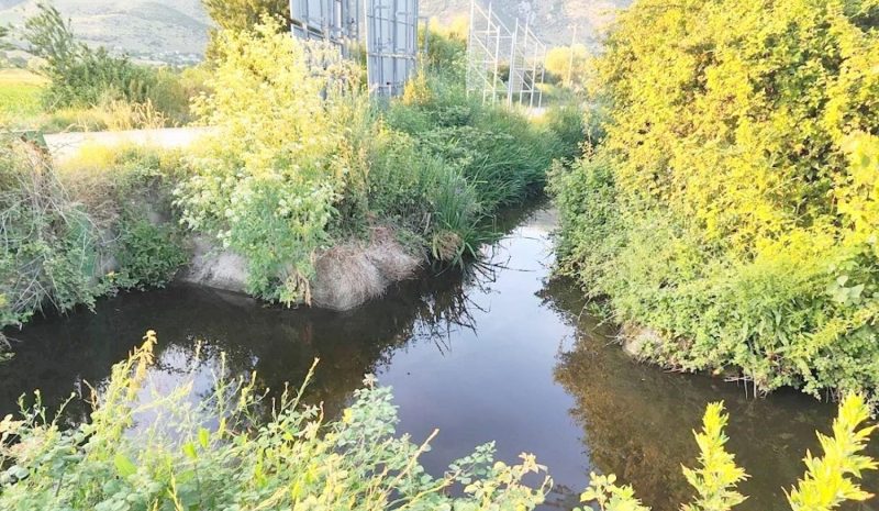 Καθαρό νερό για πότισμα και άμεσα αποζημιώσεις στους αγρότες Λαψίστας!