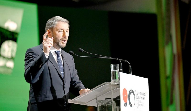Επτά «τομές» του ΠΑΣΟΚ  με το βλέμμα στις κάλπες
